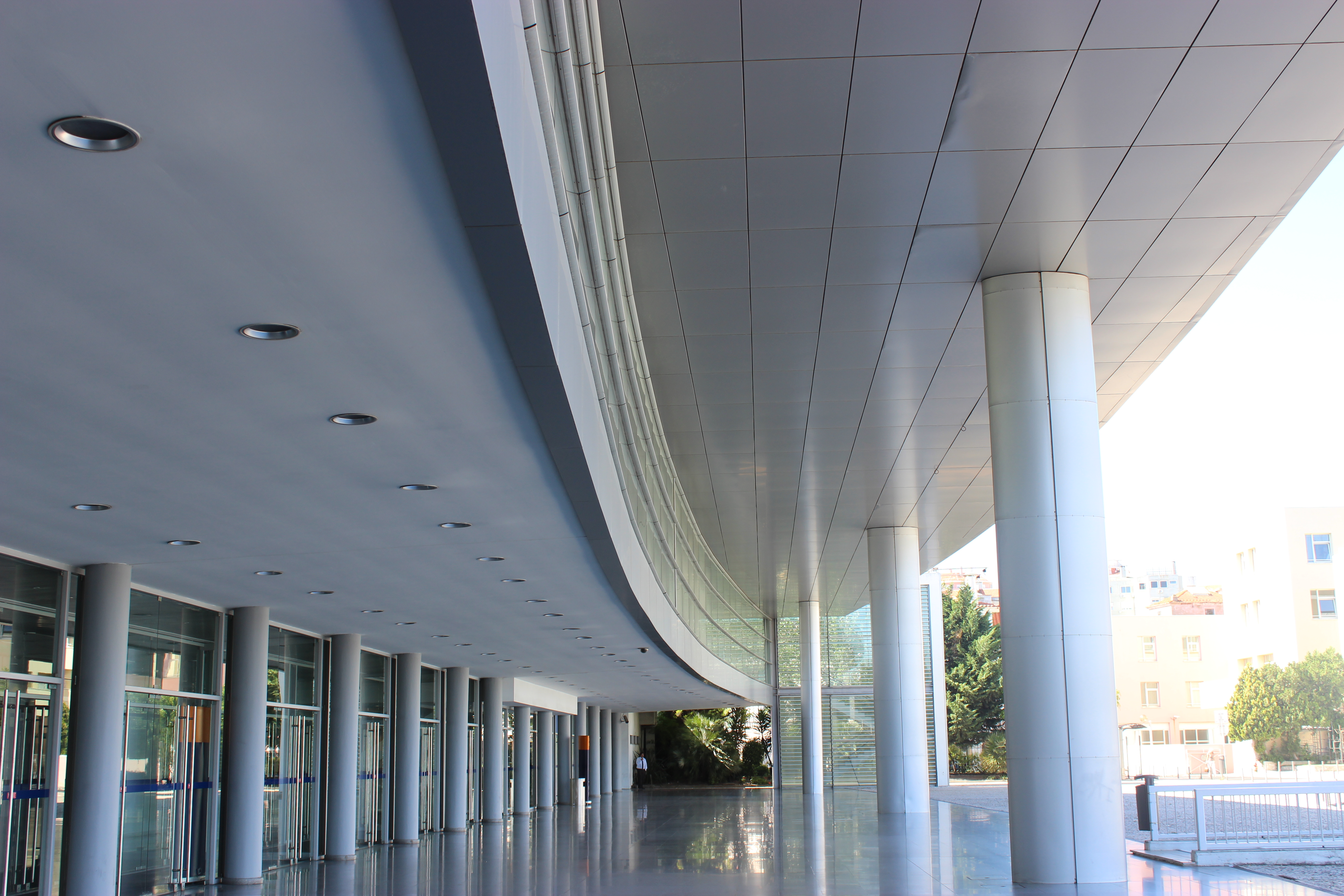 Covered entrance and curved facade of Lisbon Congress Centre